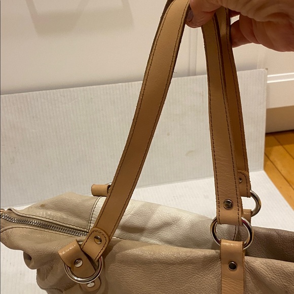 THE TREND Genuine Leather Slouchy Shoulder/Tote Bag in Tan & Creme/Gold hardware - Picture 11 of 17